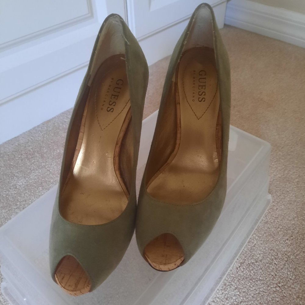 Open toe , Sage green Suede pump with 4" cork stiletto heel, Size 6M